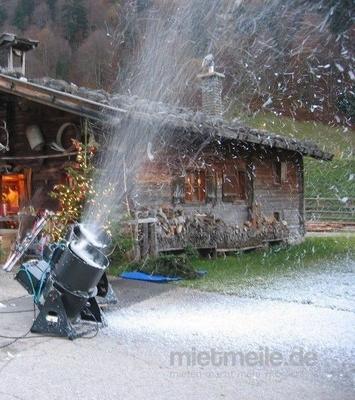 Schneemaschine mieten & vermieten - INKL.VERSAND Apres Ski Party - Schneeparty - Schnee-Effektkanone, TOP Effekt für Apres Ski Partys und Winterevents. inkl. Versand,Rückholung und 19% MwSt. in Münnerstadt