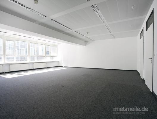Büros mieten & vermieten - Große Büroflächen mit Teeküche und Empfang mit Post- und Paketannahme in München in München