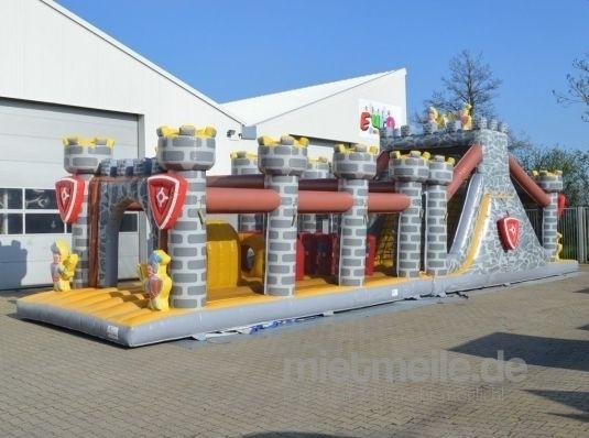 Hüpfburg mieten & vermieten - Hindernisbahn Schloss Hüpfburg in Eibelstadt