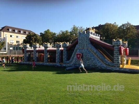 Hüpfburg mieten & vermieten - Hindernisbahn Schloss Hüpfburg in Eibelstadt