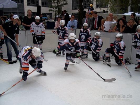 Großspielgeräte mieten & vermieten - Eisbahn 200 qm, mobile Eislaufbahn, Kunsteisbahn, Kunststoffeisbahn, Eisbahn mieten in Neukirchen-Vluyn