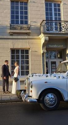 Hochzeitsauto mieten & vermieten - LondonTaxi/Wedding Kutsche in weiss zur Hochzeit-Fotoshooting-Hochzeitsauto-London Taxi in Köln
