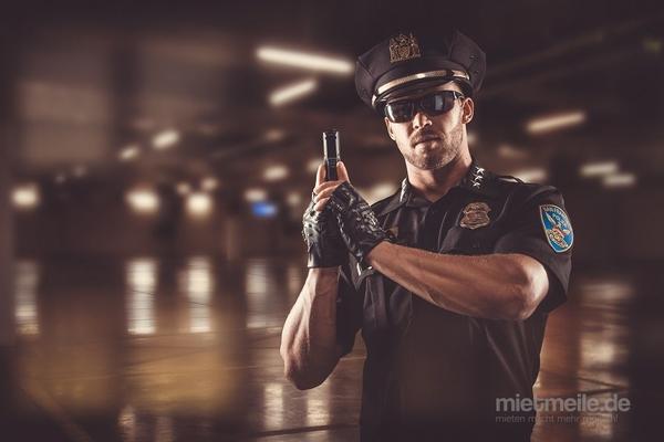 Stripper mieten & vermieten - Sexy POLICE Stripper - charmant witzig und zugleich HOT ...WOW in Rostock