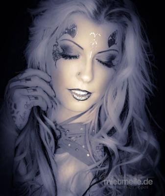 Stripperin mieten & vermieten - ***Stripperin MELODY AURORA *** - Stripshows, Burlesque mit Champagnerglas, Feuershow in Erfurt