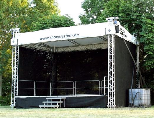 Bühne mieten & vermieten - Bühne Open-Air-Bühne Ground-Support Bühne Mobilbühne mobile Bühne Bühnendach 6x4m in Gröningen
