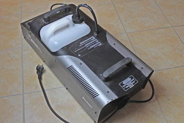 Nebelmaschine mieten & vermieten - Nebelmaschine Nebel Gerät für Dunst Fog Antari Z-1500 in Gröningen