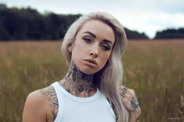 Stripperin mieten & vermieten - Sexy Tattoo Stripperin ROSALIE aus NRW in Südlohn