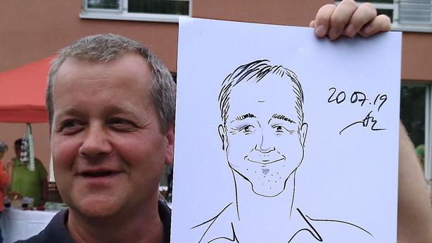 Schnellzeichner mieten & vermieten - Live - Schnellzeichner; Karikaturist und Showkünstler Antonia in Lengede