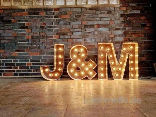 Leuchten & Lampen mieten & vermieten - Vintage Leuchtbuchstaben mieten – XXL Love Letters (70/150 cm) für Hochzeit & Event in Wuppertal