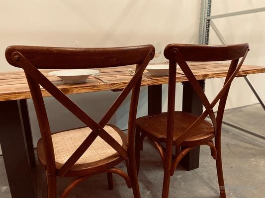 Stühle mieten & vermieten - Exklusiver Crossback Stuhl mieten – Rustikaler Holzstuhl für Vintage-Hochzeiten & Events in Wuppertal