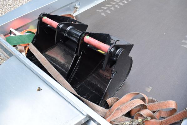 Minibagger mieten & vermieten - CAT 301.6 Minibagger|inkl. 3 Löffel| Hydraulisch schwenkbar| Powertilt Schnellwechsler|Vollkabine mit Heizung, Klima, Radio und Sitzfederung| Bagger| Mobilbagger in Celle