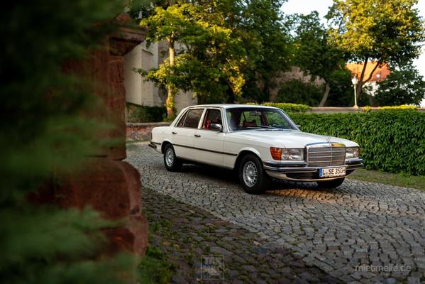 Oldtimer mieten & vermieten - Mercedes Benz W116 350SEL weiß, Leder rot, Limosine in Leipzig