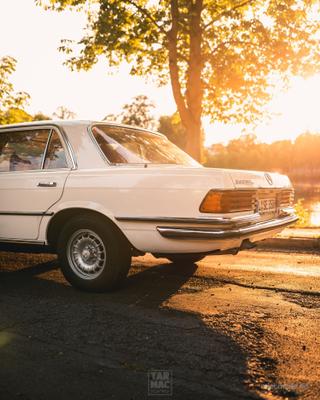 Oldtimer mieten & vermieten - Mercedes Benz W116 350SEL weiß, Leder rot, Limosine in Leipzig