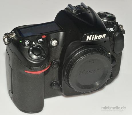 Fotokamera mieten & vermieten - Nikon D300 Kamera mit Sigma 18-200mm 3.5-5.6 Objektiv in Malgersdorf