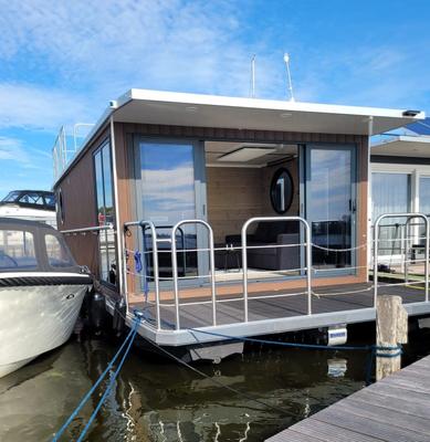 Motorboote mieten & vermieten - my Seahouse Luxus Hausboote mieten auf der Mecklenburgischen Seenplatte! Führerscheinfrei! in Buchholz