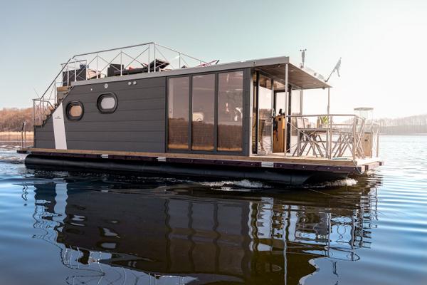 Motorboote mieten & vermieten - my Seahouse Luxus Hausboote mieten auf der Mecklenburgischen Seenplatte! Führerscheinfrei! in Buchholz