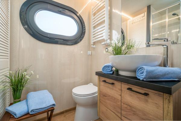 Motorboote mieten & vermieten - my Seahouse Luxus Hausboote mieten auf der Mecklenburgischen Seenplatte! Führerscheinfrei! in Buchholz