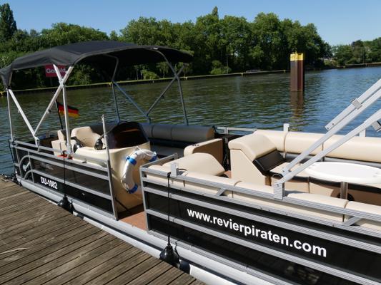 Junggesellenabschied mieten & vermieten - Junggesellenabschied, Geburtstagsparty für bis zu 23 Personen auf dem Partyboot/Partyfloß in Oberhausen