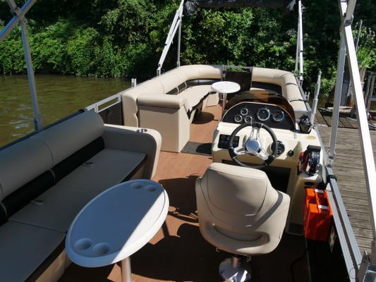 Junggesellenabschied mieten & vermieten - Junggesellenabschied, Geburtstagsparty für bis zu 23 Personen auf dem Partyboot/Partyfloß in Oberhausen