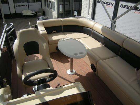 Junggesellenabschied mieten & vermieten - Junggesellenabschied, Geburtstagsparty für bis zu 23 Personen auf dem Partyboot/Partyfloß in Oberhausen