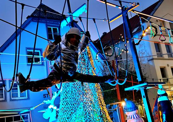 Klettergeräte mieten & vermieten - Klettern im Winterwald mieten – Der mobile Kinderhochseilgarten als Winter-Attraktion in Bramsche