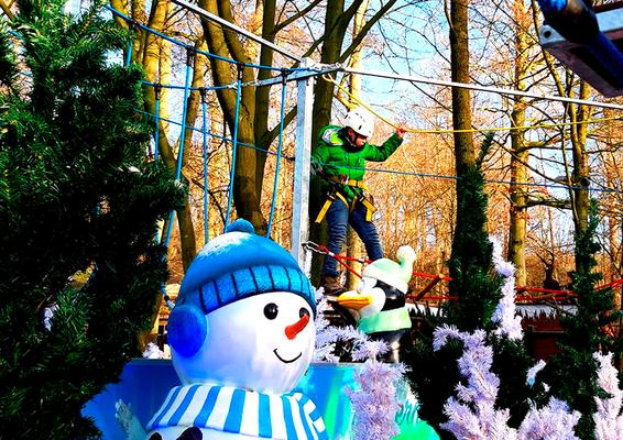 Klettergeräte mieten & vermieten - Klettern im Winterwald mieten – Der mobile Kinderhochseilgarten als Winter-Attraktion in Bramsche