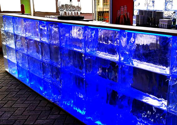 Mobile Bar mieten & vermieten - 2 m Acryl Eisbar inkl. Rückwand – Co2 neutral – green event in Bramsche