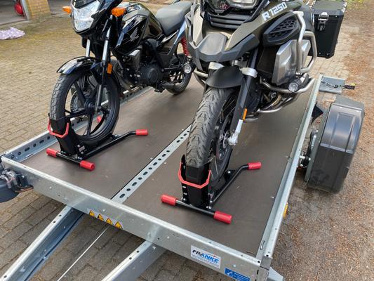 Motorradanhänger mieten & vermieten - Motorradanhänger mieten – 100 km/h – absenkbar von STEMA 🏍️ in Buchholz in der Nordheide