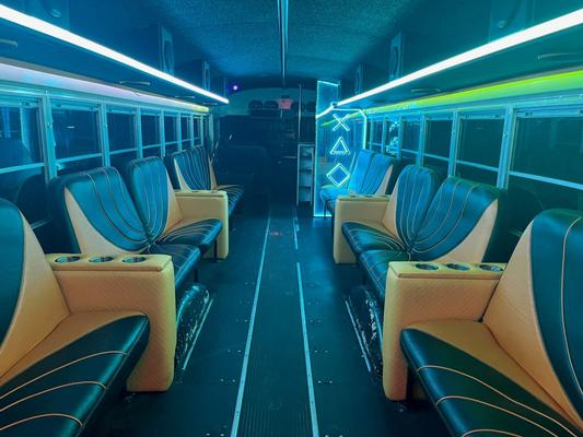 Partybus mieten & vermieten - US Schoolbus mieten Bochum >> Limo4vips.de in Bochum