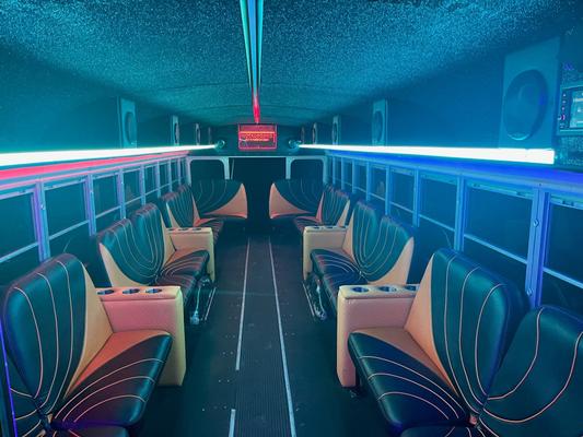 Partybus mieten & vermieten - US Schoolbus mieten Bochum >> Limo4vips.de in Bochum