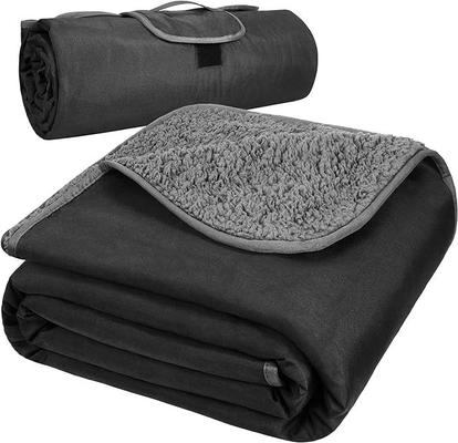 Campingzubehör mieten & vermieten - Wasserdichte Outdoor-Decke 203 x 150 cm mit Sherpa-Futter winddicht dreilagig warm bequem faltbar in Elsdorf (Rheinland)