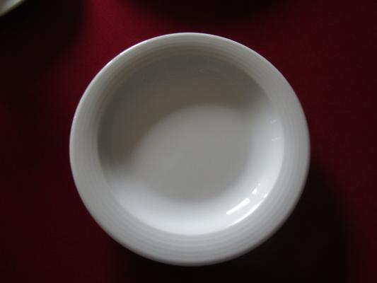 Teller & Tassen mieten & vermieten - Geschirr und Besteck Verleih in Bräunlingen