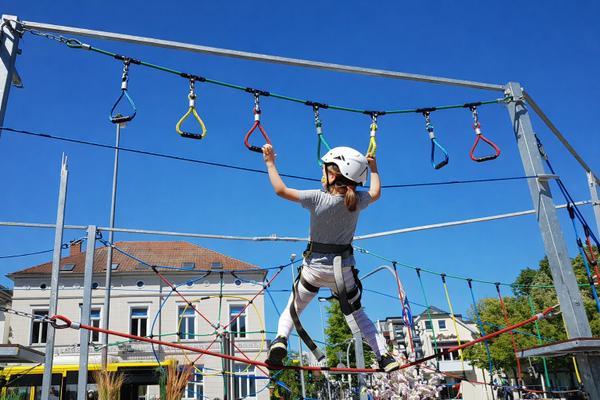 Klettergeräte mieten & vermieten - Klettern auf der Blumenwiese – der mobile Kinderhochseilgarten - Frühlingserwachen - Gartenschaus in Bramsche