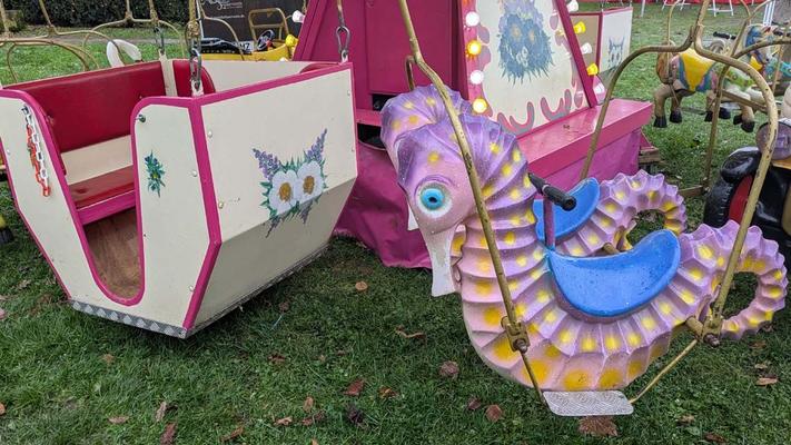 Karussell mieten & vermieten - Nostalgisches Hängekarussell in Nackenheim