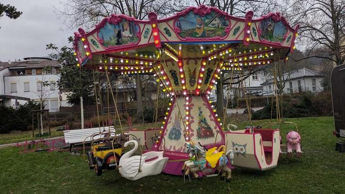 Karussell mieten & vermieten - Nostalgisches Hängekarussell in Nackenheim