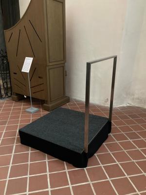 Bühne mieten & vermieten - Bühne / Podium aus Systempodesten Bütec 4x3m / 6x4m verschiedene Größen möglich mit Treppen/Geländer in Bautzen