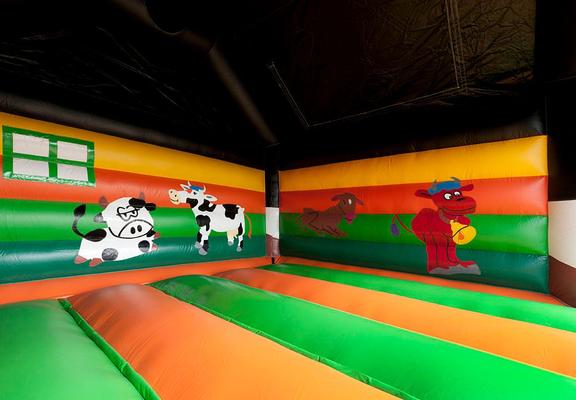 Hüpfburg mieten & vermieten - Hüpfburg Kuh XL mieten in Chemnitz