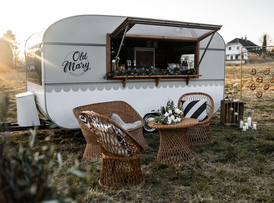 Cocktailbar mieten & vermieten - Vintage Caravanbar / Mobile Bar mieten – Hochzeiten & Events in Urbach