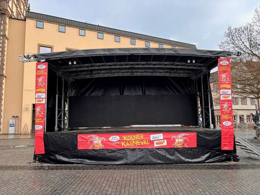 Bühne mieten & vermieten - mobile Bühne, Trailerbühne 8m x 6m in Schweinfurt