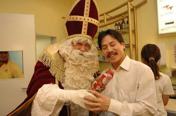 Weihnachtsmann mieten & vermieten - Weihnachtsmann-Service und Nikolaus-Service NRW in Köln