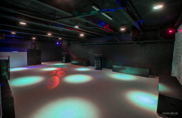 Partyräume mieten & vermieten - Clubeventlocation mit Sommergarten in Berlin Friedrichshain