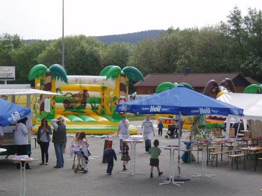 Hüpfburg mieten & vermieten - Hüpfburg Jungle 7x6 Meter in Hünfelden
