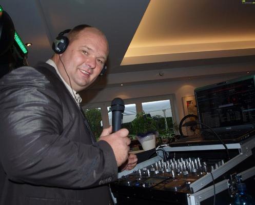 DJ mieten & vermieten - DJ für Hochzeiten, Geburtstage, Firmenfeiern, ... in Herdecke