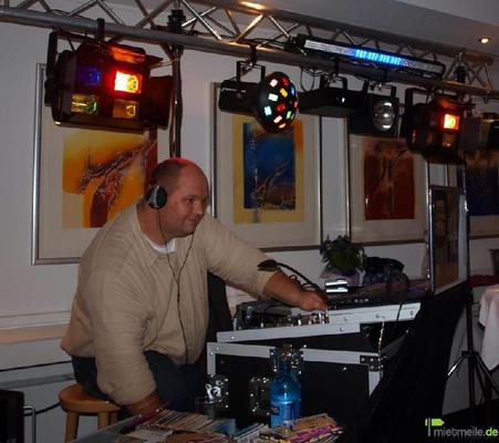 DJ mieten & vermieten - DJ für Hochzeiten, Geburtstage, Firmenfeiern, ... in Herdecke