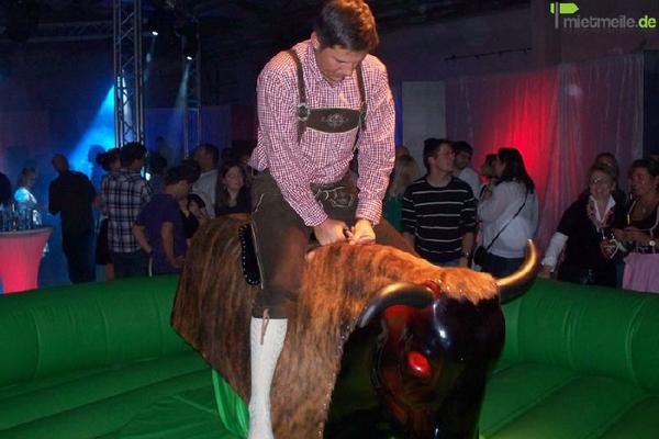 Bullriding mieten & vermieten - Bullriding, Bull Riding, Bullen reiten & Rodeo in Köln