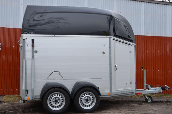 Autoanhänger mieten & vermieten - 2er Pferdeanhänger in Nahe