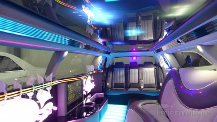 Limousinen mieten & vermieten - Partypakete Stretchlimousine + Club ab 21 €/Person in Esslingen am Neckar
