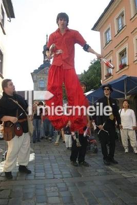 Stelzenläufer mieten & vermieten - Stelzenläufer für Ihre Veranstaltung in Eibelstadt