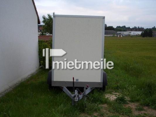 Kofferanhänger mieten & vermieten - Anhänger geschlossener Kasten Humbaur 1,6 to. in Bayreuth