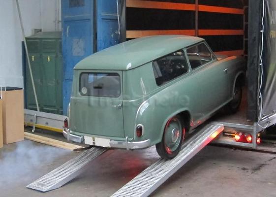 Planenanhänger mieten & vermieten - KFZ Transporter geschlossen mit Plane 5m 3,5t in Grevenbroich